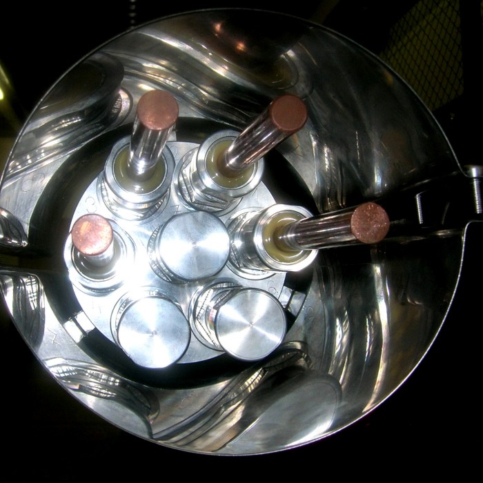 Low-voltage hermetic cable penetration